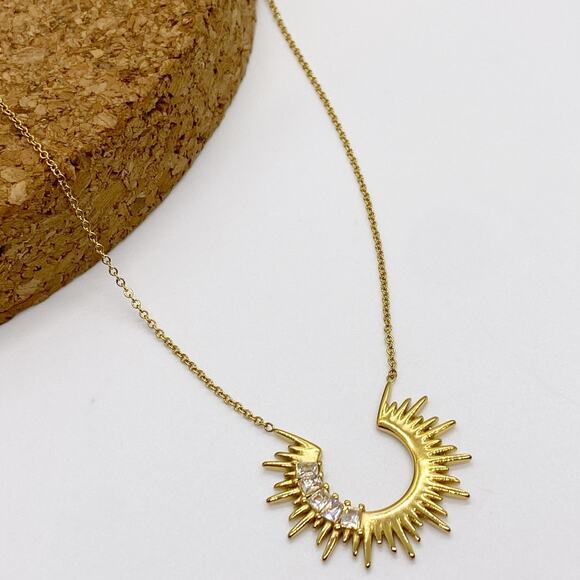 NEW Gold Sunburst & Rhinestone Layering Necklace - Picture 5 of 12